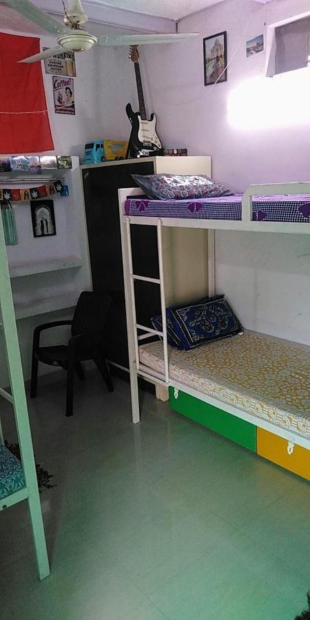 Zigzag Homestay Агра Екстериор снимка