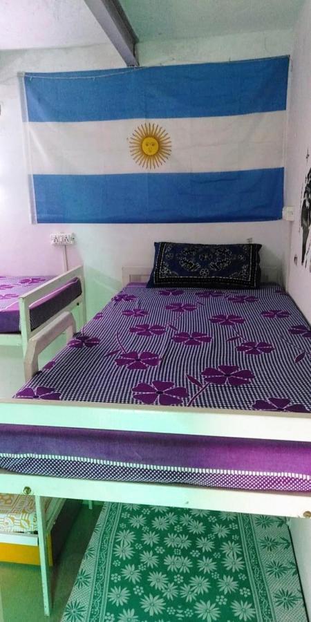 Zigzag Homestay Агра Екстериор снимка