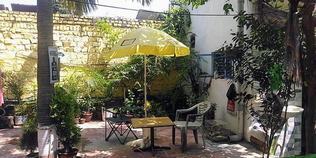 Zigzag Homestay Агра Екстериор снимка
