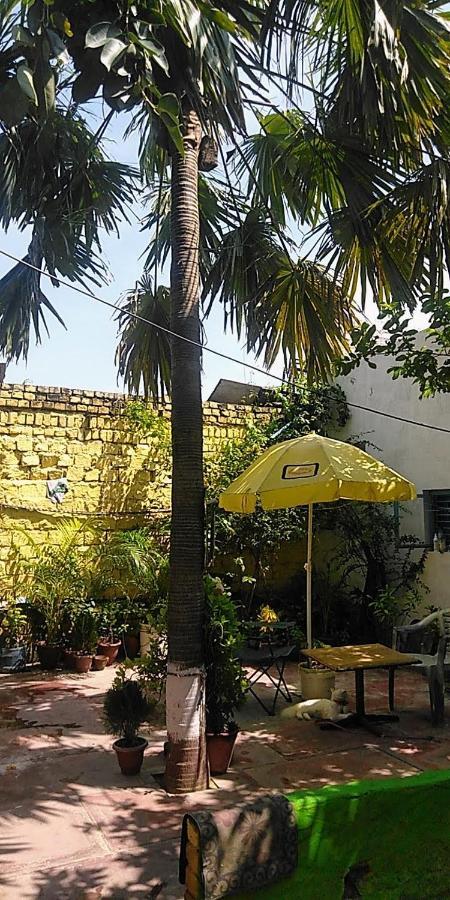 Zigzag Homestay Агра Екстериор снимка