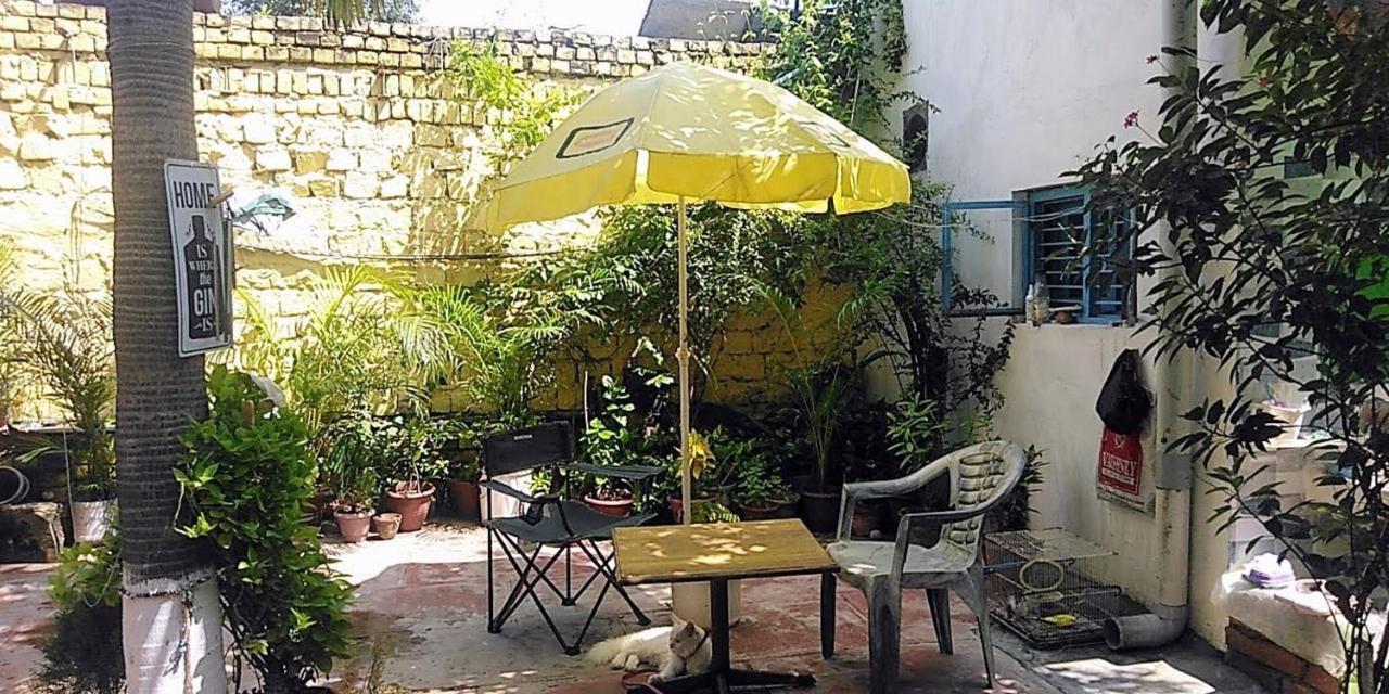 Zigzag Homestay Агра Екстериор снимка