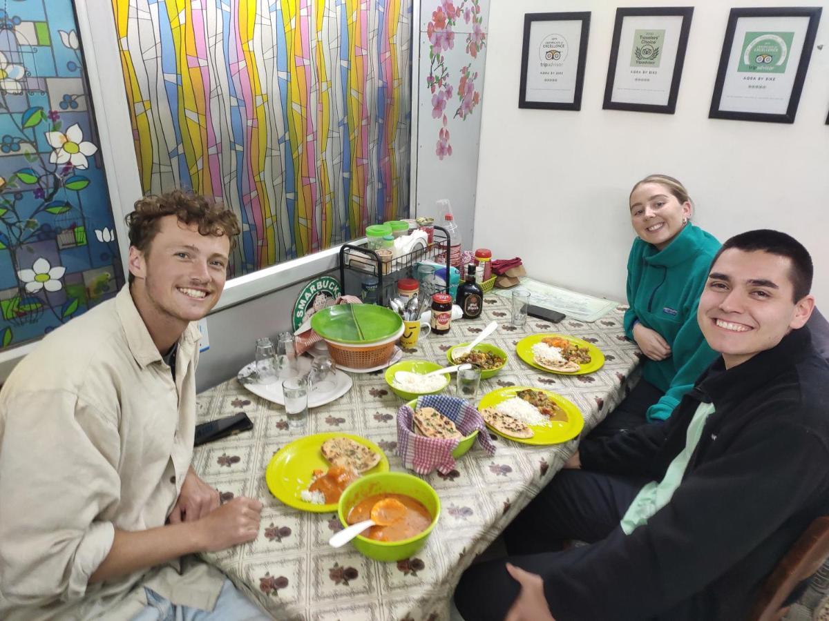 Zigzag Homestay Агра Екстериор снимка