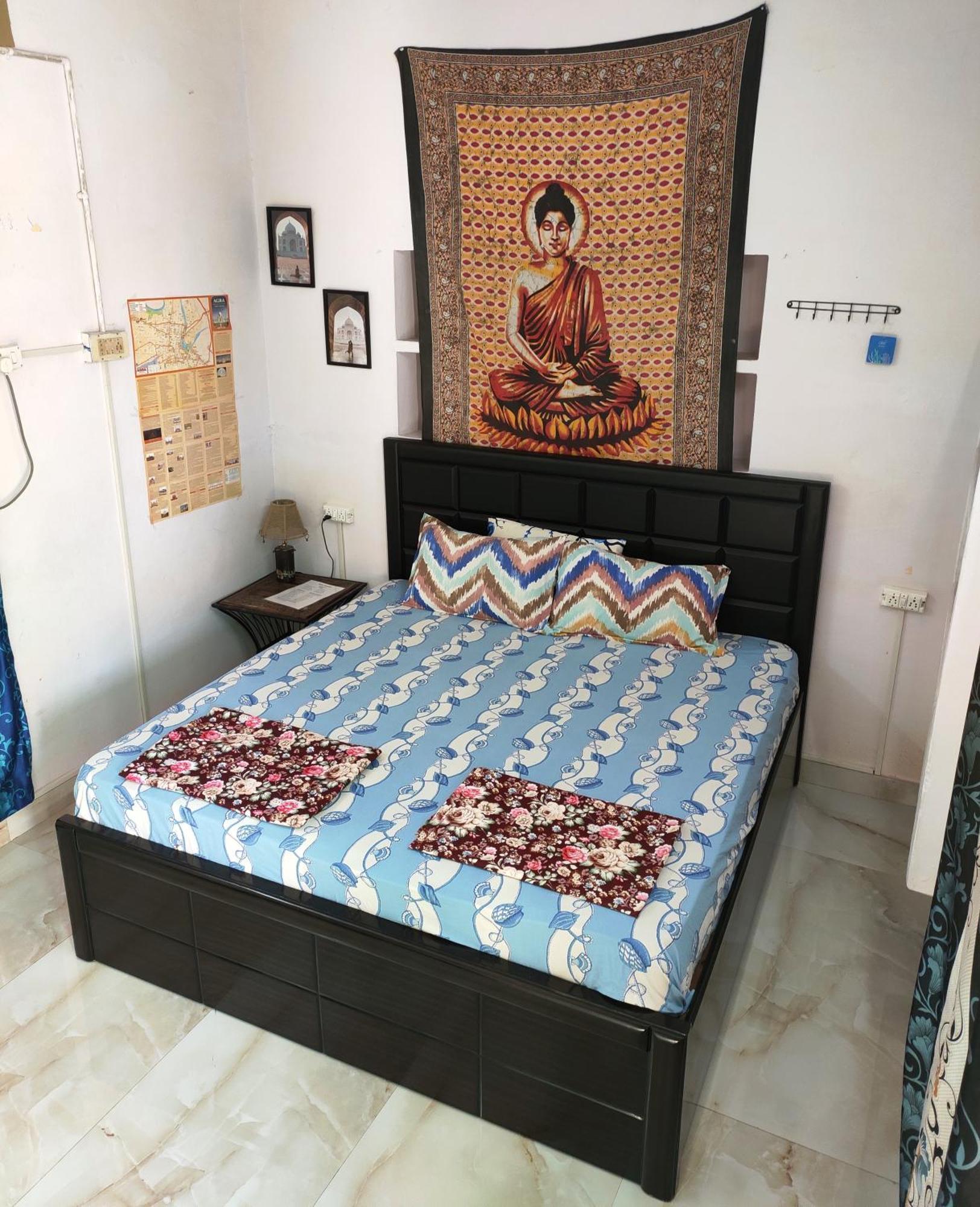 Zigzag Homestay Агра Екстериор снимка